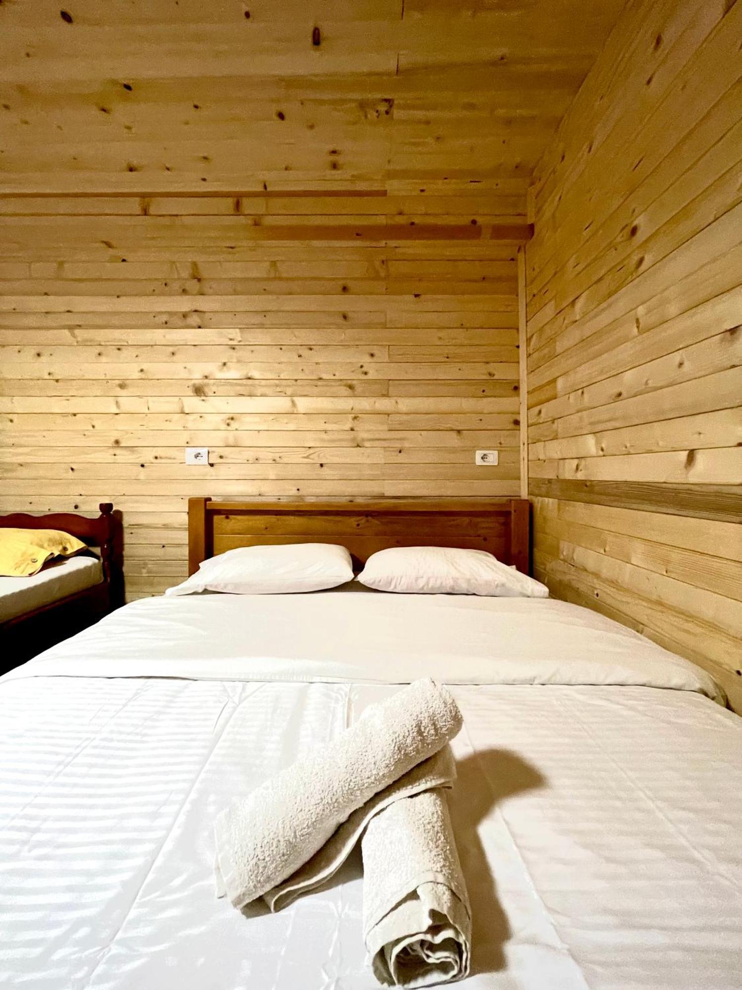 Lazer Cardaku Guesthouse 瓦勒博内 外观 照片